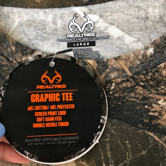 Real tree camouflage graphic tee large NWT! - Picture 4 of 4